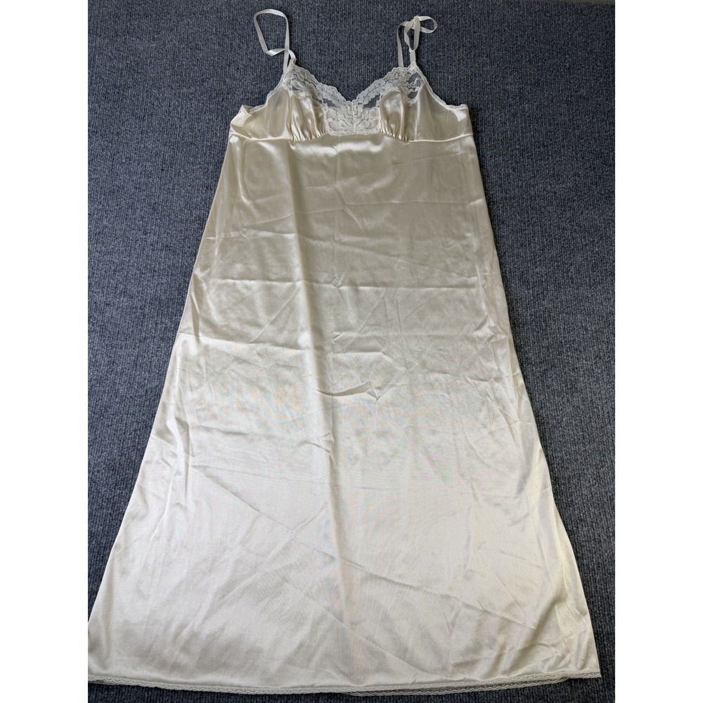 Vintage Vassarette Ivory Nylon Lace Full Slip Nightgown Size‎ 36 /28 Tricot